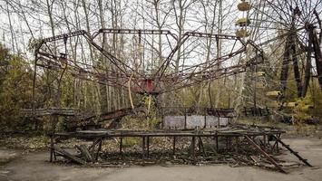 Pripyat, Ukraine, 2021 - alte Fahrgeschäfte in Tschernobyl foto