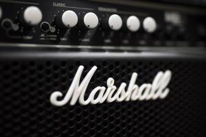 Belgrad, Serbien, 23. Juli 2018 - Detail des Marshall-Verstärkers in Belgrad, Serbien. Marshall Amplification ist ein 1960 gegründetes englisches Unternehmen, das Musikequipment entwickelt und herstellt. foto