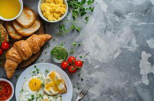 ai generiert Frühstück Croissants, Eier, Tomate, und Käse eben Layout foto