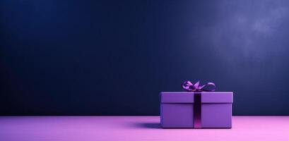 ai generiert lila Geschenk Box auf ein Tabelle mit dunkel lila Mauer foto