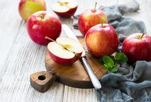 frische rote Äpfel foto