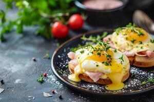 ai generiert köstlich hausgemacht Frühstück mit Eier Benedikt auf ein Platte. generativ ai foto