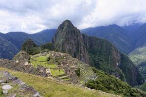 machu Picchu, ruiniert Stadt von das Inkas mit montieren Huayana Picchu, Anden Kordillerie, urubamba Provinz, cusco, Peru foto