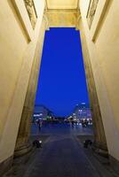 Berlin, Deutschland, 2021 - - Brandenburg Tor beim Sonnenuntergang, Pariser Quadrat, unter den Linde, Berlin, Deutschland foto