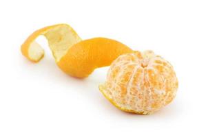 geschälte Mandarine auf Weiß foto