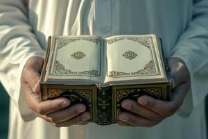 ai generiert Muslim des Mannes Hand halten Koran mit generativ ai foto