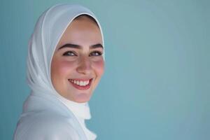 ai generiert schön arabisch Muslim Frau tragen Weiß Hijab mit generativ ai foto