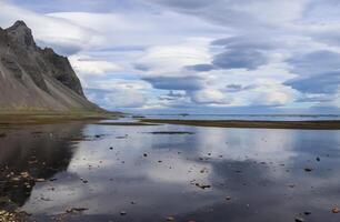 spektakuläre ufo-wolken am himmel über island - altocumulus lenticularis. foto