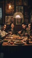 ai generativ Gruppe von freunde haben ein Pasta Abendessen Party beim Restaurant glücklich jung Menschen Essen Italienisch traditionell Essen zusammen Essen und Getränk Lebensstil Konzept foto