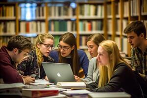 ai generativ Universität Studenten studieren zusammen mit pc Laptop gemischtrassig jung Menschen Arbeiten auf Schule Zuordnung im ein Bibliothek Bildung und Jugend Kultur Konzept foto