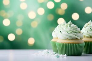 ai generiert köstlich dekoriert Cupcakes auf Licht Tisch. st. Patrick's Tag Feier. ein Banner mit ein Platz zum das Text. foto