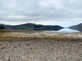 ein Aussicht von das Schottland Küste in der Nähe von eilean donan foto