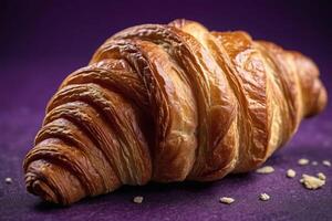 ai generiert frisch gebacken Croissant auf lila foto