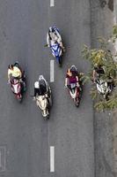 Ho Chi Minh, Vietnam, 22. Februar 2017 - Unbekannte Personen auf der Straße von Ho Chi Minh, Vietnam. Ho Chi Minh ist die größte Stadt Vietnams. foto