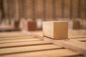 Bauholz Box von Holz mit Hintergrund foto