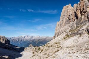 Blick auf die Berggipfel der Brenta-Dolomiten. Trentino, Italien foto