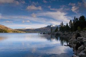 caples see und kamm der sierra nevadas foto