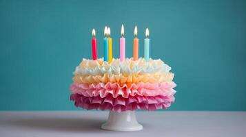 ai generiert bunt Geburtstag Kuchen mit Kerzen und Dekorationen foto
