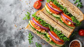 ai generiert gesund Vegetarier Avocado Sandwich mit sortiert Gemüse auf Weiß Tabelle oben Aussicht foto