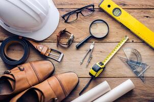 Uniformen und Ausrüstung von das Ingenieure Arbeiten - - Konzept zum Männer foto