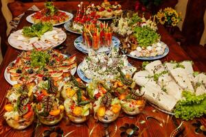 Tabelle mit Essen und Snacks von georgisch Küche foto