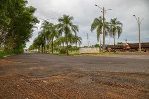 cassilandia, mato grosso do sul, brasilien, 2021 -autobahn in der stadt cassilandia foto