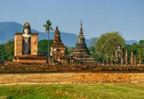 wat Mahathat Tempel im Sukhothai historisch Park, UNESCO Welt Erbe Grundstück, Thailand foto