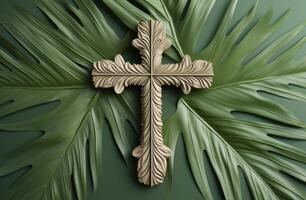 ai generiert ein hölzern Kreuz gebildet durch tropisch Palme Blätter gebadet im Sonnenlicht, Palme Kreuze Foto