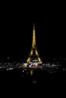 Paris, Frankreich, Januar 17, 2024 - - Beleuchtung Eiffel Turm foto