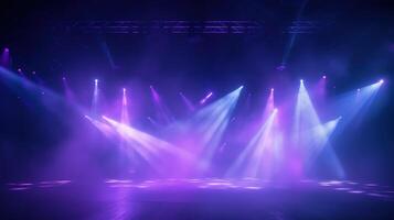 ai generiert Bühne Licht mit Blau cyan lila Scheinwerfer und Rauch. Konzert und Theater dunkel Szene foto