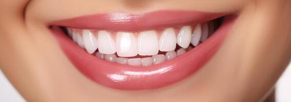 ai generiert schließen oben von schön Lächeln von Frau mit großartig gesund Weiß Zähne isoliert Über Weiß Hintergrund foto