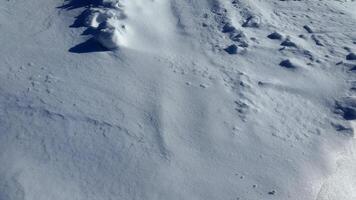 schneebedeckt schmucklos. Schnee Oberfläche. Winter schneebedeckt Landschaft foto