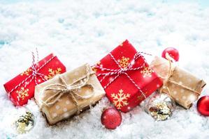 Weihnachtsgeschenkboxen und Dekorationen