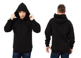 Mann in der Vorlage Herren schwarz Hoodie Sweatshirt isoliert auf weißem Hintergrund. Mann in schwarzem, leerem Sweatshirt-Kapuzenpulli mit Kopienraum und Modell für Design-Logo-Druck, Vorder- und Rückansicht. Mann mittleren Alters foto