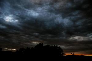 dramatischer Himmel vor dem Hurrikan foto