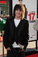 mitchel Musso ankommen beim das 17 nochmal Premiere beim Graumans Chinesisch Theater im los Engel, ca. auf April 14, 2009 foto