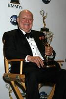 Don rieselt im das Drücken Sie Zimmer beim das Hauptsendezeit Emmys beim das Nokia Theater im los Engel, ca. auf September 21, 2008 foto