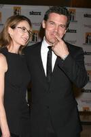 Diane Fahrbahn josh Brolin ankommen zu das Hollywood Film Festival Auszeichnungen Gala beim das Beverly Hilton Hotel im Beverly Hügel, ca. auf Oktober 27, 2008 foto