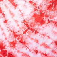schönes rot-weißes Muster mit Tie-Dye-Effekt foto