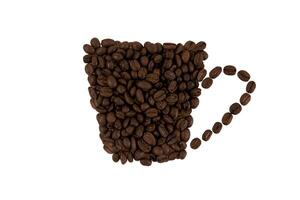 Tasse von Kaffee von Kaffee Bohnen auf ein Weiß Hintergrund. foto