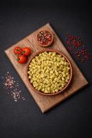 köstlich digitali Pasta von Durum Weizen mit Salz- und Gewürze foto