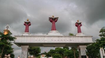 Sukabumi, Indonesien - - Januar 14 .. 2024 - - sukabumi Stadt Platz oder Alu- alun kota sukabumi im das Nachmittag foto