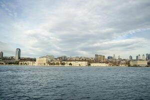 dolmabahce Palast Aussicht von Istanbul Bosporus Kreuzfahrt foto
