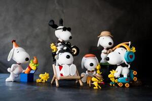 Bangkok, Thailand - - Februar 5, 2024 süß Spielzeug von Pop Mart snoopy das Beste freunde Serie zahlen Spielzeug. foto