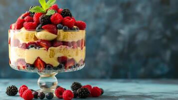 ai generiert ein beschwingt Beere Kleinigkeit, präsentieren Schichten von Schwamm Kuchen, Vanillepudding, und frisch Beeren foto