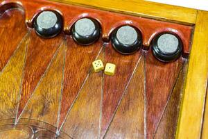 Backgammon. Backgammon handgefertigt. foto