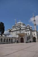 Truthahn Istanbul 12 Januar 2023. fatih Moschee und das Tor . foto