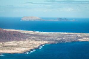 Aussicht von Graciosa Insel von Mirador del Rio, Lanzarote Insel, Kanarienvogel Inseln, Spanien foto