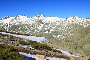 Schnee gredos Berge im Avila Spanien foto