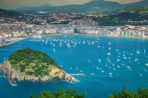 Panorama- Antenne Aussicht von san Sebastian donostia Spanien foto